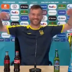 Tras el lío de Cristiano con Coca Cola y Pogba con Heineken, va Yarmolenko y hace esto: crack