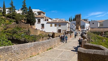 Ni Nerja ni Zahara de los Atunes: el pueblo más feliz de España