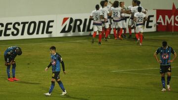 Futbol, Huachipato vs San Lorenzo.
 Copa Sudamericana 2021.
 Los jugadores de Huachipato se lamentan durante el partido de Copa Sudamericana contra San Lorenzo realizado en el Estadio Sausalito de Vina Del Mar, Chile.
 26/05/2021
 Raul Zamora/Photosport
 