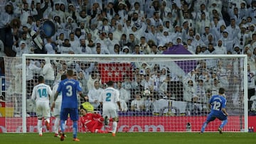 Portillo marca de penalti en el Bernab&eacute;u, el 3 de marzo de 2018. &Uacute;ltimo gol del Getafe al Real Madrid.