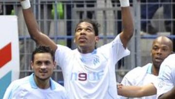 <b>RECORTAN.</b> El PSG y el Olympique Marsella aprovecharon el empate (1-1) del Lyon frente al Stade Rennes en casa, para recortar distancias y situarse a cuatro puntos de ''les gones''.