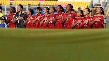 GOA, INDIA - OCTOBER 26: Colombia players pictured during the National Anthems during the FIFA U-17 Women's World Cup 2022 Semi-Final match between Nigeria and Colombia at Pandit Jawaharlal Nehru Stadium on October 26, 2022 in Goa, India. (Photo by Matthew Lewis - FIFA/FIFA via Getty Images)