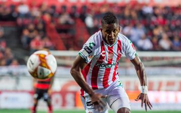 El lateral hondureño dirá adiós a la Liga MX despues de que los Rayos del Necaxa anunciaran su salida del club.