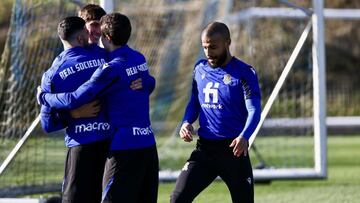 Los jugadores de la Real, en la sesión de ayer