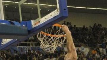 <b>ELEGIDO POR VEZ PRIMERA.</b> El pívot estadounidense sumó 24 puntos, con unos importantes porcentajes de tiro, de ocho de 11 en tiros de dos y de 8 de 8 en lanzamientos desde la línea de personal.