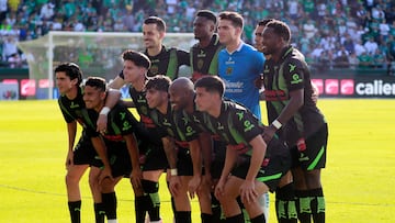 Soccer Football - Liga MX - Leon v Juarez - Estadio Leon, Leon, Mexico - January 25, 2025 Juarez players pose for a team group photo before the match REUTERS/Henry Romero