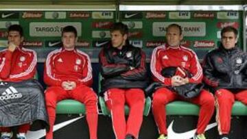 <b>ENFADADOS. </b>Ribéry, en la izquierda, y Robben, al final con Lahm.