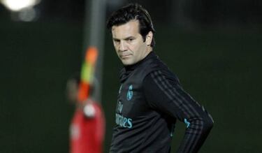 Campuzano y Quezada dan al Castilla su primer triunfo en casa