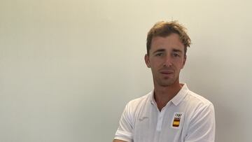 El golfista español David Puig posa con la equipación de España para los Juegos Olímpicos