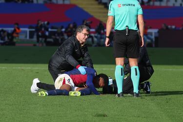 Ya atendido por los médicos, Balde comenzó a toser y asustó a los espectadores del partido.