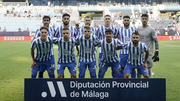 Un once para el recuerdo. De izquierda a derecha Escassi, Juande, Peybernes,, ROBERTO, Luis Muñoz y Dani Barrio. Agachados Paulino, Ismael Casas, Brandon, KEVIN VILLODRES y Javi Jiménez.