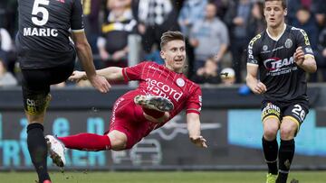 Ivan Saponjic durante un partido contra el Lokeren con el Zulte Waregem.