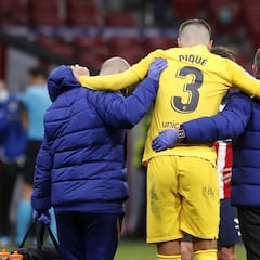 Cugat: "Será difícil que Piqué se recupere antes de seis meses"