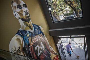 Mural of former NBA star Kobe Bryant is seen at the "House of Kobe" basketball court on January 28, 2020 in Valenzuela, Metro Manila, Philippines.