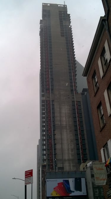 La ¡®torre de Pisa¡¯ de Nueva York: abandonan un rascacielos de 200 metros torcido en pleno Manhattan
