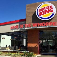 Se gradúa y vuelve al restaurante de comida rápida donde trabaja, más tarde consigue casi 200.000 euros sin esperarlo