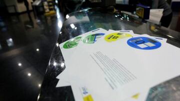 Nuevas etiquetas DGT: ¿cuántas hay, cuáles podrían ser las nuevas y qué significan los colores?