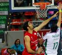 Unicaja arrasó al Zaragoza en pleno festival del triple