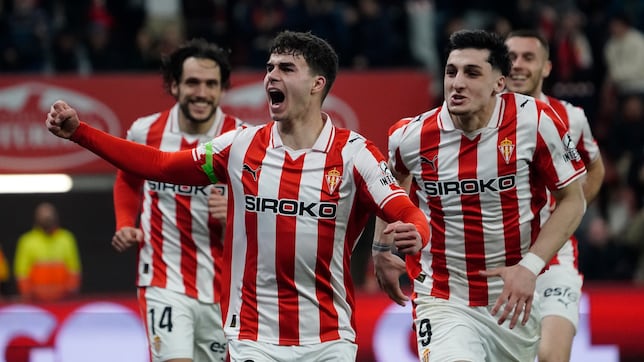 Golazos de Ferrari y Manu para dejar los tres puntos en El Molinón