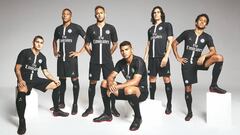 Verratti, Mbapp&eacute;, Neymar, Thiago Sivla, Cavani y Marquinhos posan con la nueva camiseta del PSG en colaboraci&oacute;n con Jordan Brand.