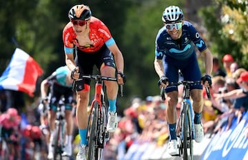 Valverde a Teuns, rueda a rueda en el muro de Huy