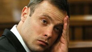 Oscar Pistorius durante el juicio por la muerte de su novia.