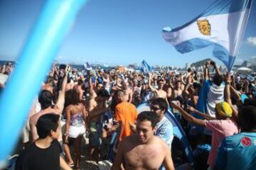 Desde Berlín hasta Buenos Aires pasando por Río de Janeiro, la final del Mundial congrega a miles de aficionados deseosos de disfrutar de la victoria.