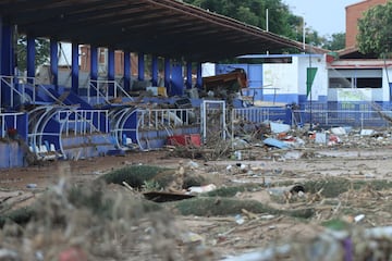 Campos de fútbol destrozados por la DANA en Valencia