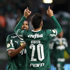 Atuesta se mete en la historia de Palmeiras con un golazo