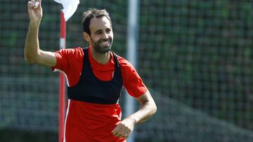 V&iacute;ctor D&iacute;az durante un entrenamiento.