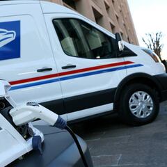 Are post offices open and will mail be delivered on 2022 Christmas Eve and Day?