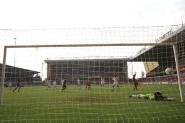 Un gran disparo con la pierna zurda de Fernando Couto (en la imagen) hizo añicos el sueño de Turquía que, a partir de este gol dejó su carácter combativo por el acomplejado. Esta segunda derrota apeó a los turcos de los cuartos. 
