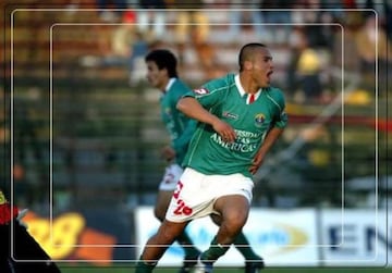 Suazo llegó a los 16 años a las inferiores de U. Católica, donde se mantuvo hasta los 19. Su mal comportamiento hizo que lo enviaran a préstamo a Ñublense en 2000. La consolidación vino en Audax Italiano en las temporadas 2004-05: anotó 40 goles en 62 partidos y, posteriormente, arribó a Colo Colo.