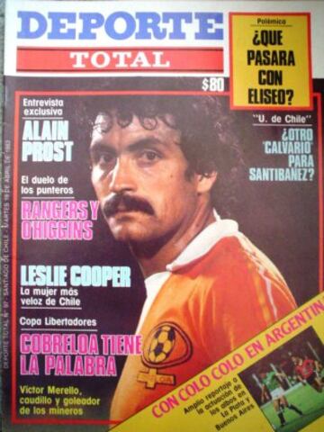 Víctor Merello surgió de Lota y luego pasó a Cobreloa donde conquistó tres títulos en los '80 y dos finales de Libertadores ('81 y '82), siendo gran figura del equipo. Actualmente es entrenador.