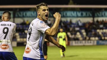 Raúl Alcaina, celebrando un gol ante el Alcoyano.