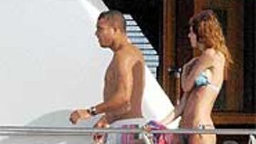 <b>EN LA CUBIERTA</B>. Ronaldo disfruta de su vacaciones en Cerdeña.