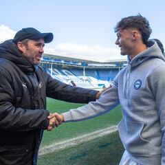 Oficial: Pau Cabanes ya es jugador del Deportivo Alavés