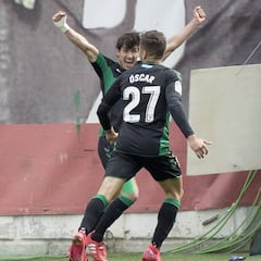 El Elche certifica su puesto de playoff de ascenso en Vallecas