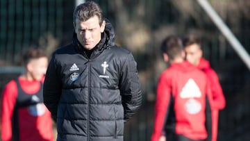 Juan Carlos Unzué, durante un entrenamiento del Celta en A Madroa.
