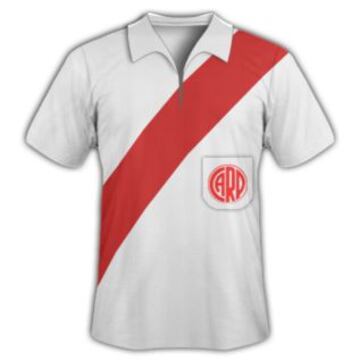 Durante los años 30 y 40 River usó la franja roja demasiado alta y con el detalle del escudo abajo.