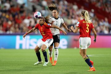 Patricia Guijarro y Lena Oberdorf.