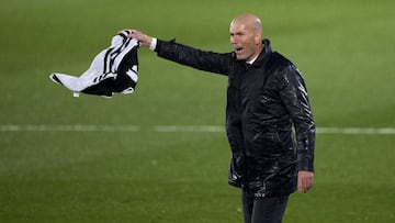 MADRID, SPAIN - APRIL 10: Zinedine Zidane, Manager of Real Madrid reacts during the La Liga Santander match between Real Madrid and FC Barcelona at Estadio Alfredo Di Stefano on April 10, 2021 in Madrid, Spain. Sporting stadiums around Spain remain under 