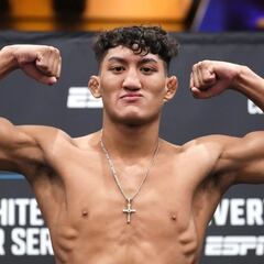 Who is Raúl Rosas Jr., the Mexican who became the youngest fighter in UFC history?