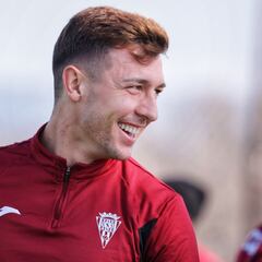 Del Moral, otra alternativa para el centro del campo