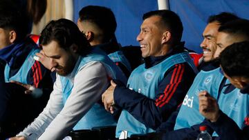 Medel se entera de su nuevo récord en la Roja y lanza este mensaje: “Jugar en Católica...”