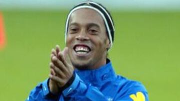 Menezes llama Ronaldinho
