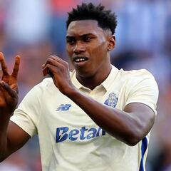 Roja a Gabri Veiga y gol de Samu