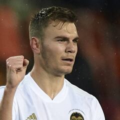 Lato renueva hasta 2023 y se marcha cedido al PSV