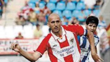 <b>COTIZADO. </b>Bruno da un pase en el partido ante el Málaga.