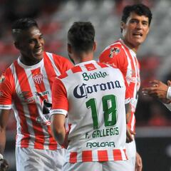 'El Conejo' abrió el camino para el Necaxa; Pachuca vive